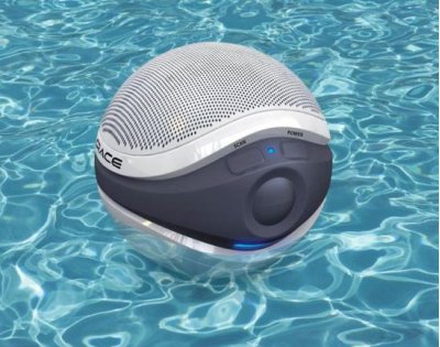 Не утонет в речке: водонепроницаемый аква-мяч с динамиками