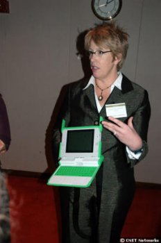 Детские ноутбуки OLPC обзаведутся новыми экранами