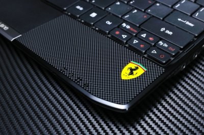 Acer Ferrari One – эксклюзивный нетбук