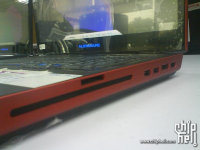 Шпионские фото ноутбука Alienware M17x