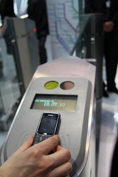 МТС предлагает платить за проезд в метро с телефона