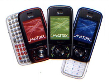 Pantech C740 Matrix – телефон с двумя клавиатурами