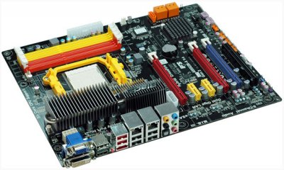 Чипсет AMD 890GX дебютирует в апреле
