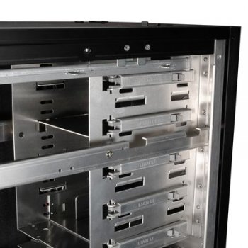 Новые корпуса от компании Lian Li – PC-B70 и PC-B71