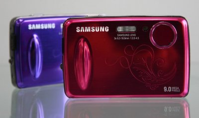 Samsung PL10 La Fleur – фотокамера для женщин